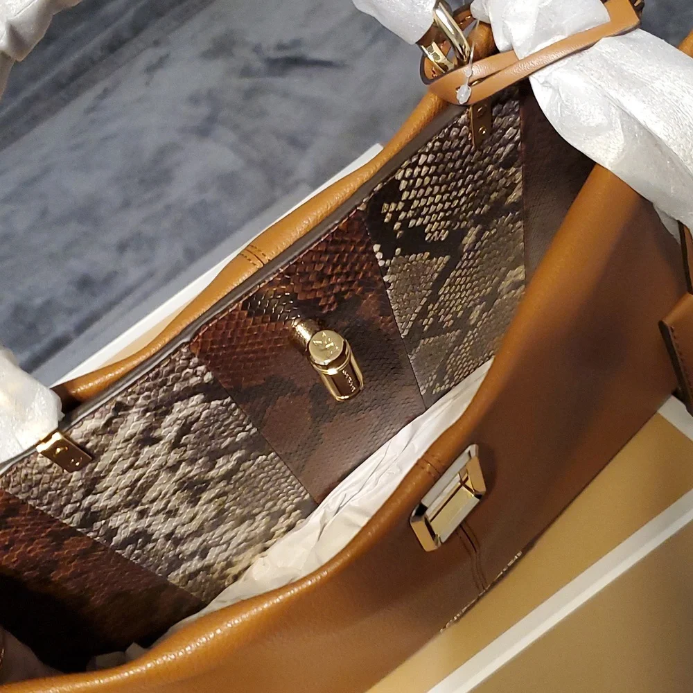 Purse - Picture 4 of 4